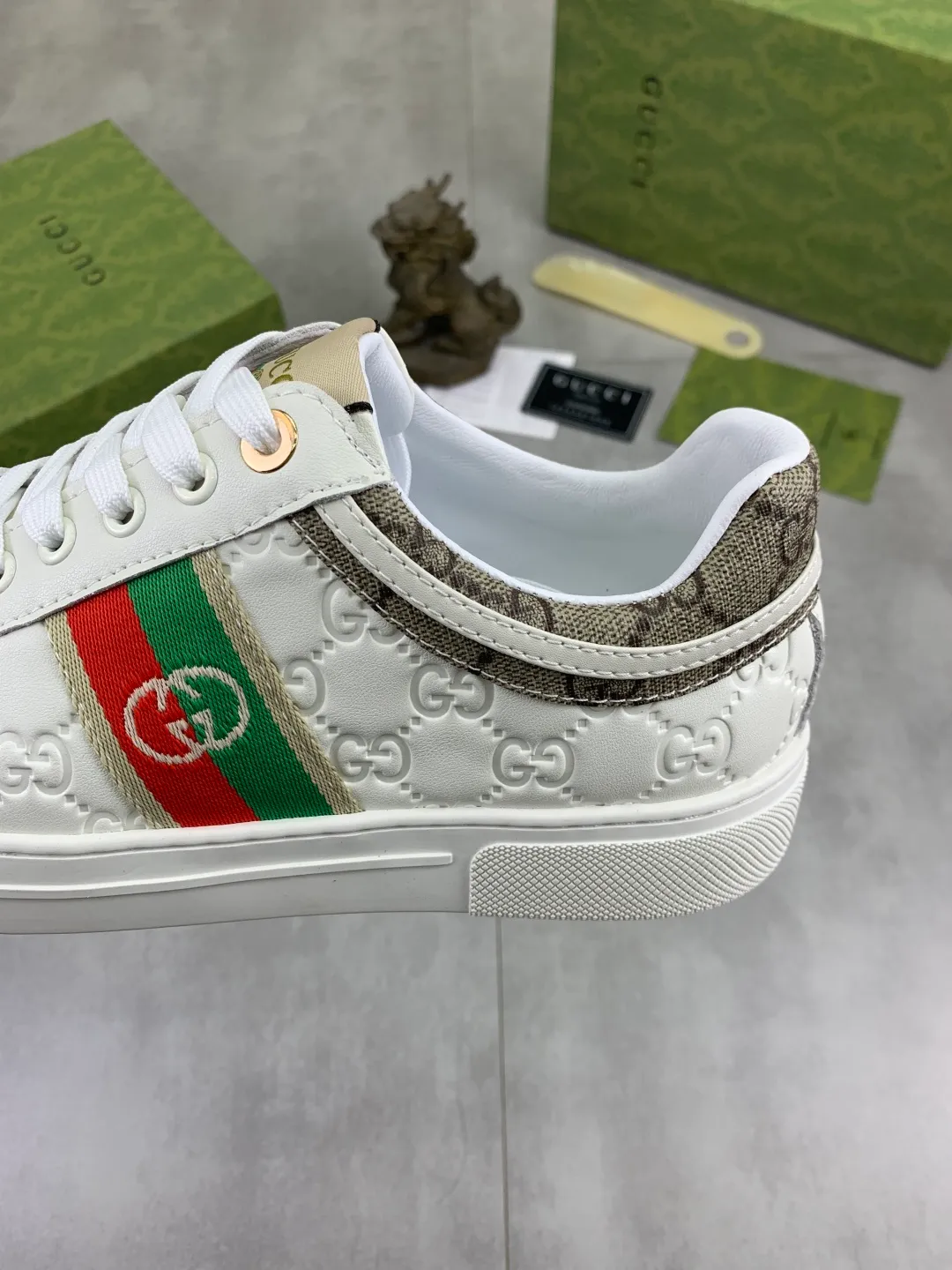 Men's Men's Shoes P420 💰[New Style] 🆘 The latest model from Gucci's official website🎁Classic casual and fashionable men's shoes👟Hot style💥Simple and elegant style, exclusive for trendy men. Unique latest brand elements from the official website👑Gucci original decoration, fashionable and generous, made of original soft calfskin fabric➕Comfortable soft sheepskin lining ✅The official website specifies wear-resistant rubber outsole_full of elasticity, classic model taken in real life🎬Color: 2️⃣colors available😍Number: 38-44